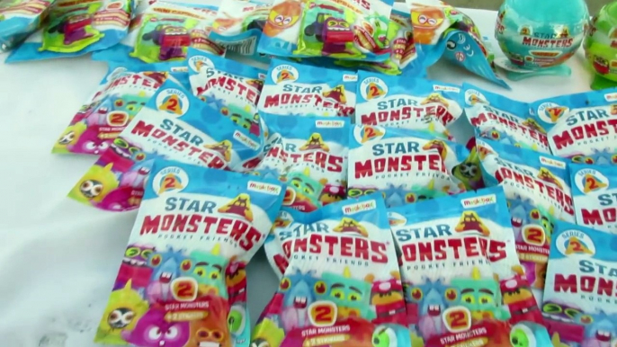 Unboxing 50 Star Monsters Serie 2 en la playa Magic Box | Vídeos Star Monsters en español