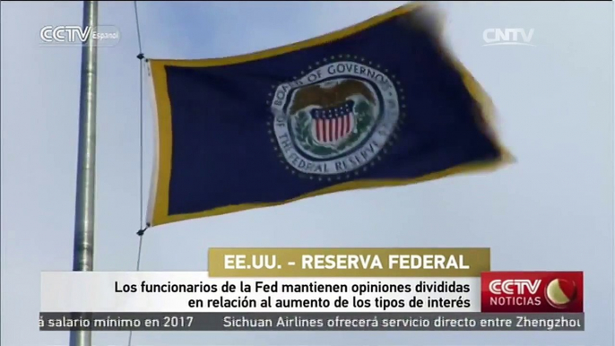 Los funcionarios de la Fed mantienen opiniones divididas en relación al aumento de los tipos de in