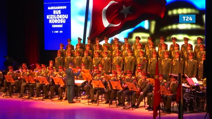 Kızıl Ordu Korosu 90. yılında İstanbul'da konser verdi