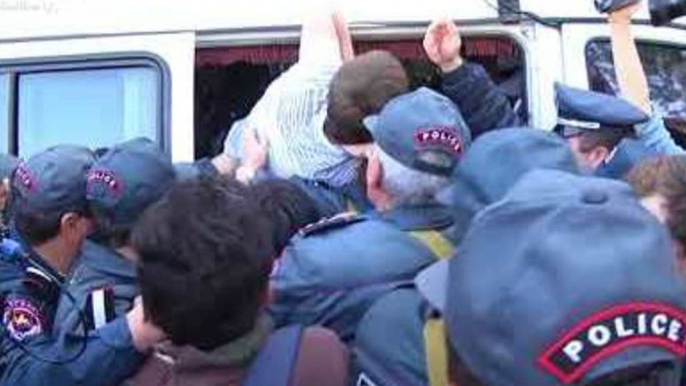 Armenian Police Bundle Protester Into Van as Anti-Government Protests Continue