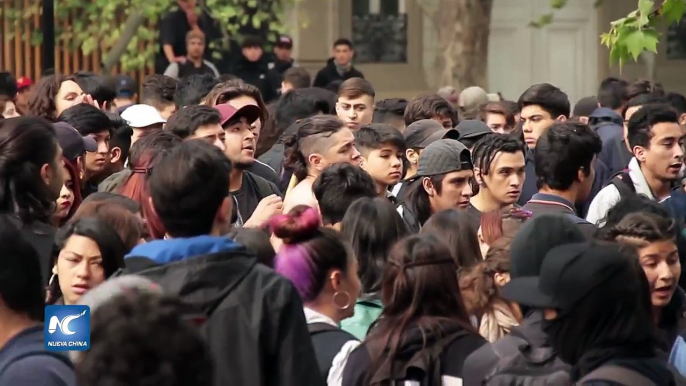 Violentos enfrentamientos entre policía chilena y estudiantes