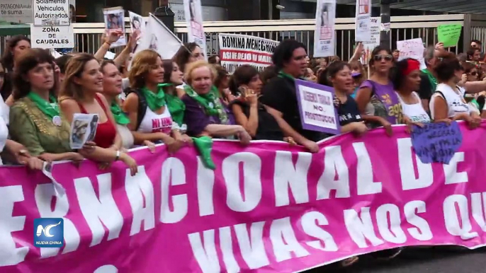 Masiva movilización de mujeres contra violencia y desigualdad