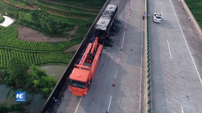 Al menos 35 muertos en incendio de autobús en China