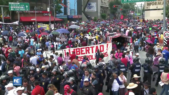 Encapsulan manifestación de maestros en la Ciudad de México