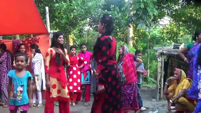 Bangla New Dance 2018 _ Gaye Holud _ Biye Barir Dance বিয়ে বাড়ির গানে কেমন লাগে । বিয়ে বাড়ির কঠিন নাচ