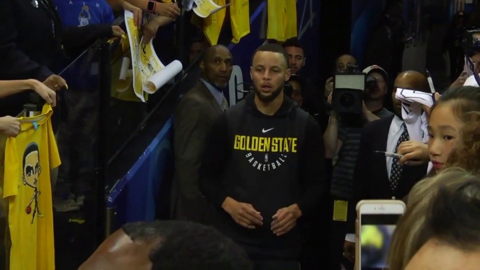 Stephen Curry is BACK and hits PERFECT  tunnel shots - Warriors vs. Pelicans - Game 2- May 01, 2018