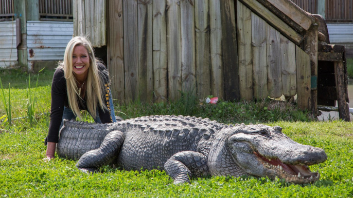 Businesswoman Ditches Career For Giant Gators | BEAST BUDDIES