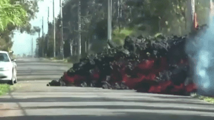 Timelapse Shows Lava From Kilauea Consuming Car