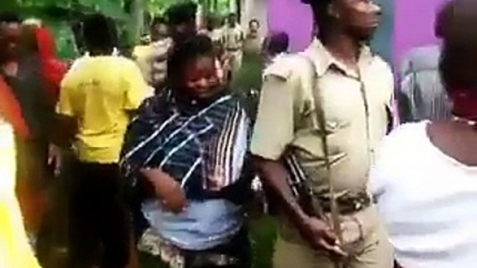 Thief Cries Out For Help And Surrenders Himself To The Police After A Bag Of Corn He Stole Got Permanently Stuck On His Head