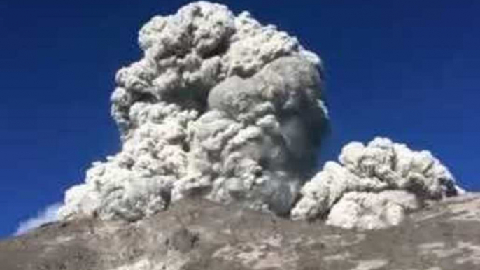 Java's Mount Merapi Erupts, Spewing Ash