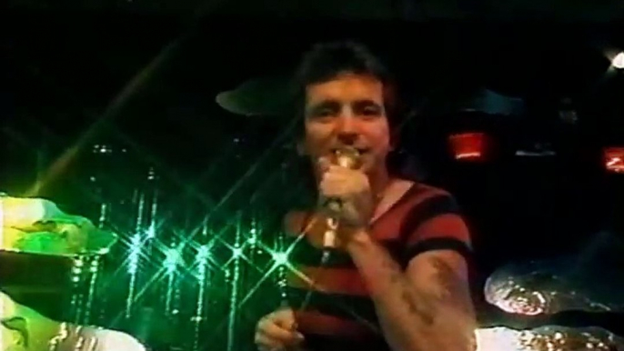 AC/DC - TNT (Live with Bon Scott)