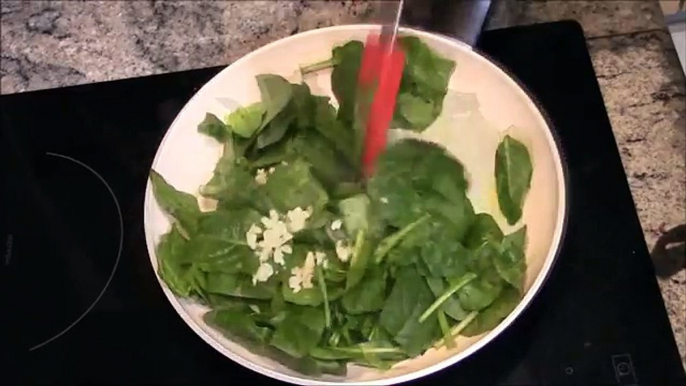 Rollitos de pechuga de pollo con espinacas