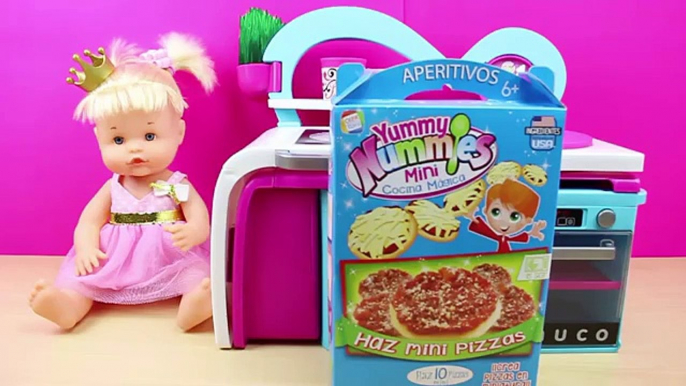 Juego de cocinar pizza Yummy Nummies | La Bebé Nenuco Princesa Cuca hace pizzas | Juguetes de cocina