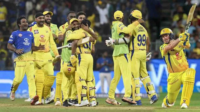 IPL 2018 : Chennai Super Kings defeat Sunrisers Hyderabad by 8 wickets | वनइंडिया हिंदी