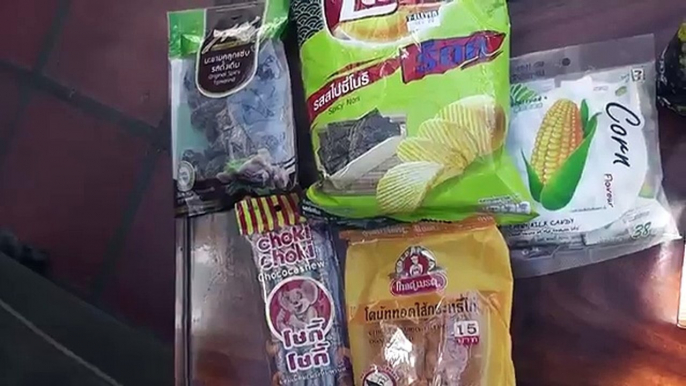 CRAZY THAI FOOD TEST 2!! BRITISH TRYS THAI SNACKS