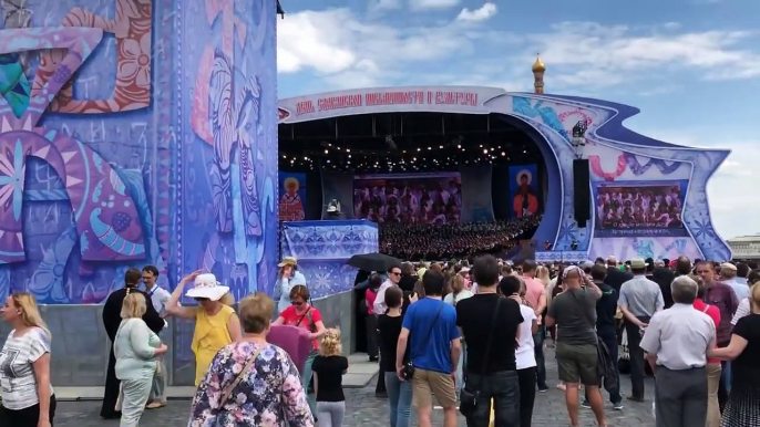 Russian choir in red square in Moscow sang there far in the sign of friendship Russia and Serbia