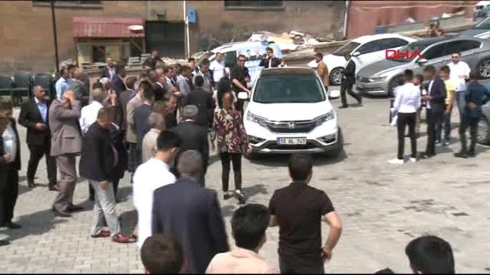 Bitlis- İyi Parti Cumhurbaşkanı Adayı Meral Akşener Vatandaşlarla Bayramlaştı- 2