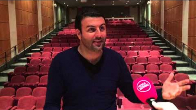 Le crooner baryton David Serero sur ses débuts surprenants dans l'opéra