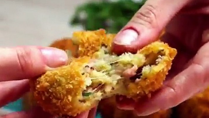 Croquetas croque monsieurIngredientes:- 500g patatas cocidas y prensadas- 100g jamón picado- 150g queso mozzarella rallado- 15g mostaza antigua- 20g pere