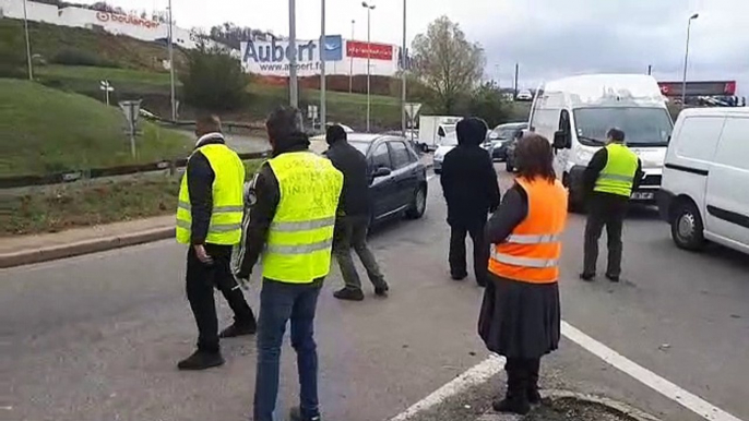 Gilets jaunes au rond-point de Frouard : la circulation est fortement ralentie