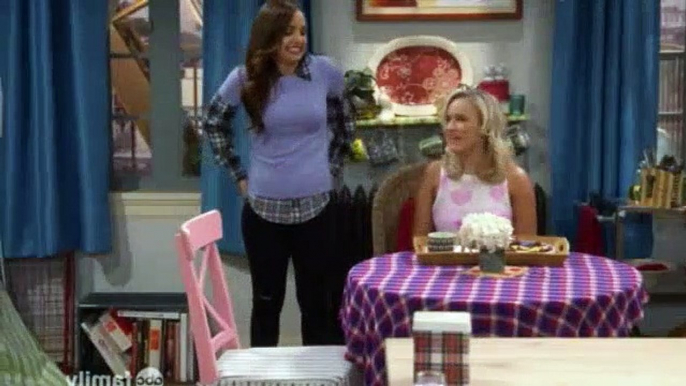 Young and Hungry S02E07 - Young & Ferris Wheel