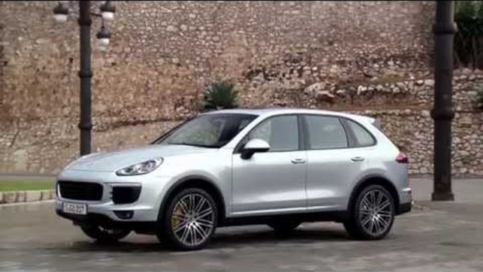 The new Porsche Cayenne S in Silver Exterior Design Trailer | AutoMotoTV