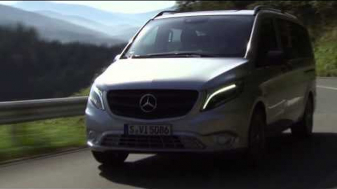 Mercedes-Benz Vito Tourer Select 119 BlueTEC Driving Video | AutoMotoTV