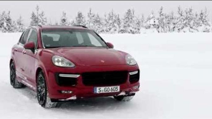 Porsche Cayenne GTS Design on the Snow | AutoMotoTV