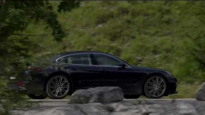 Porsche Panamera 4S Diesel Driving Video in Night Blue Metallic | AutoMotoTV