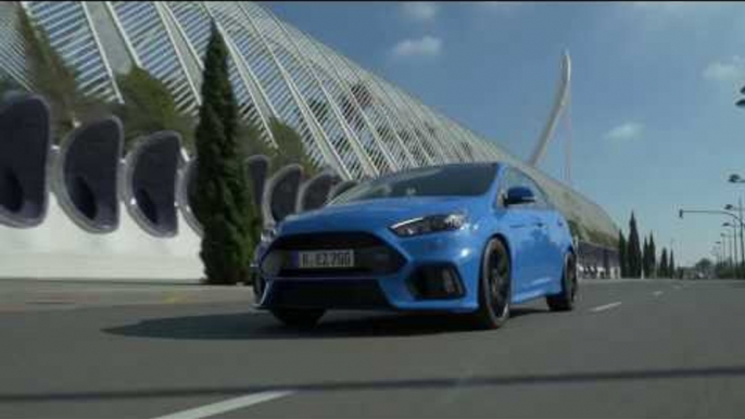 Ford Focus RS Driving Video in the City | AutoMotoTV