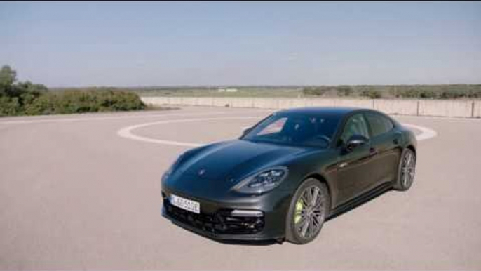 Porsche Panamera Turbo S E-Hybrid Exterior Design Trailer | AutoMotoTV