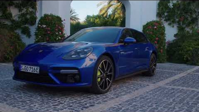 Porsche Panamera Turbo S E-Hybrid Sport Turismo in Sapphire Blue Metallic