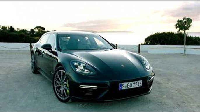 Porsche Panamera Turbo S E-Hybrid Sport Turismo in Volcano Grey Metallic Design Hybrid Trackdays