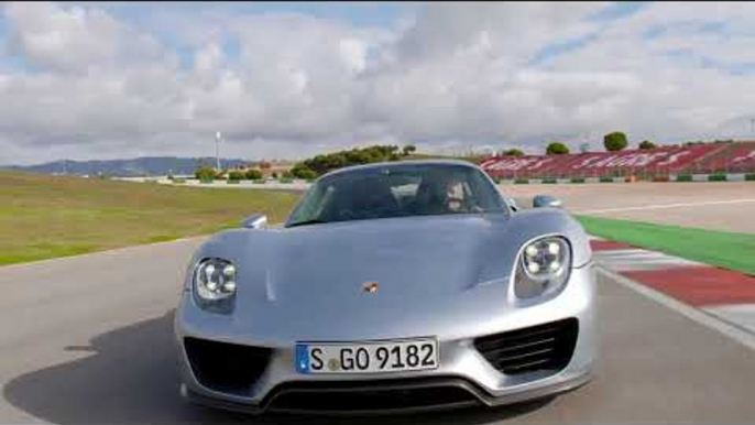 Porsche 918 Spyder in Liquid Metal Chrome Blue at Hybrid Trackdays