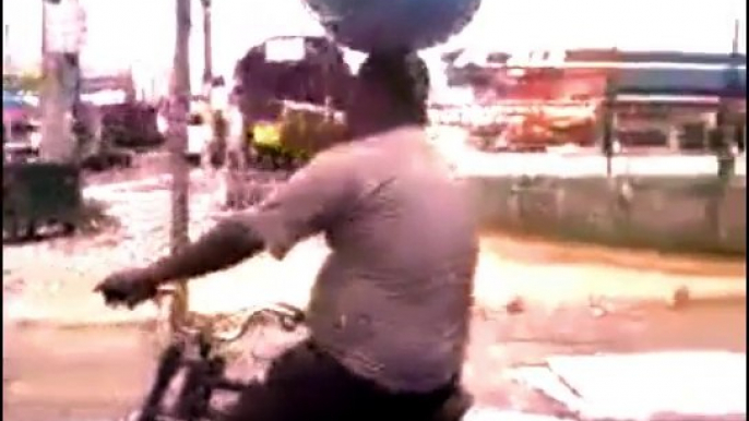 Crazy Man Balance On Bike with Gas Cylander Amazing Must watch