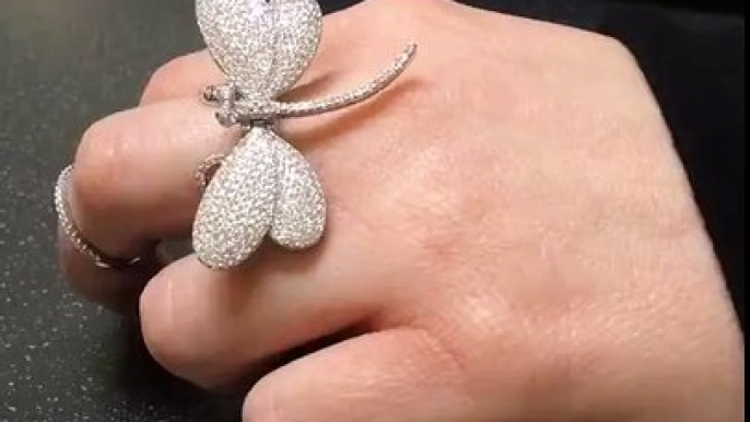 We are loving this ring that's just arrived ,its definitely not something that you see everyday, we only have 1 x butterfly and 1 x dragonfly and we expect them