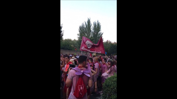 Salida de las Peñas durante las fiestas de Santa Ana, en Tudela