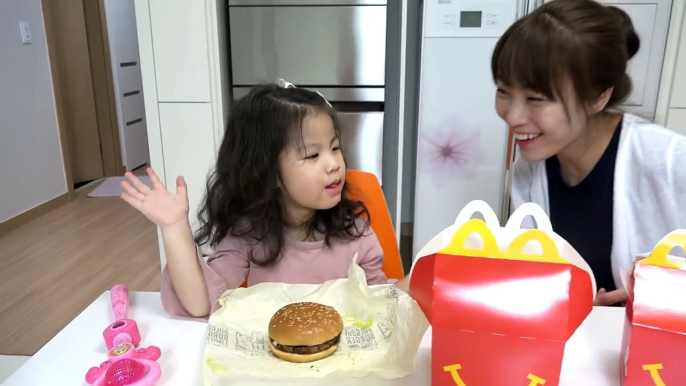 엄마 요리는 맛없어!! 맥도날드 해피밀 만들어먹기 햄버거 코카콜라 감자튀김 Mcdonald Play