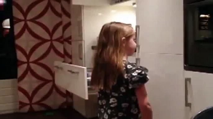 Perfect Ponytail in 5 secs. Father Vacuum Hoovers Daughters Hair! AMAZING VIDEO