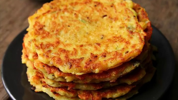 aloo cheela recipe | potato pancakes recipe | आलू चीला या आलू पेनकेक्स रेसिपी