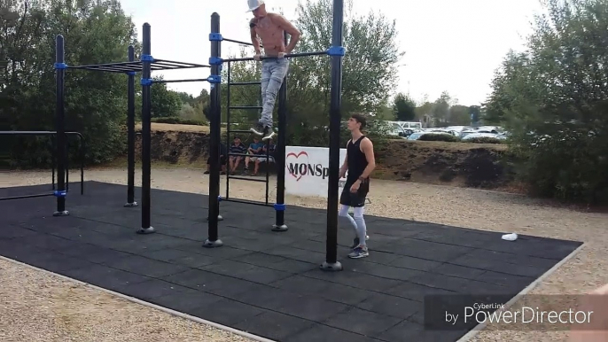 La Province - Démonstration de street workout de Kallos Boterdael  lors de l'inauguration de l'aire fitness du Grand Large à Mons