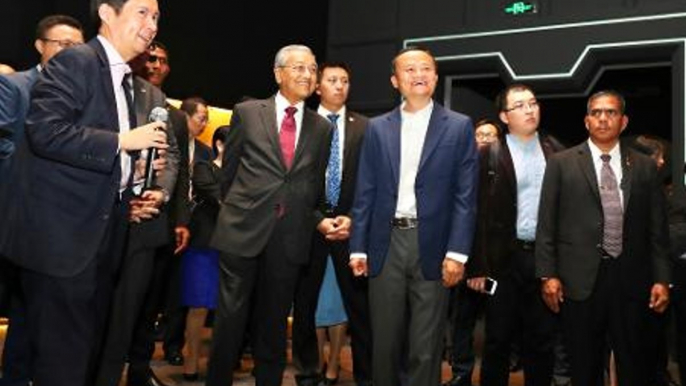 PM visits Alibaba's HQ in China