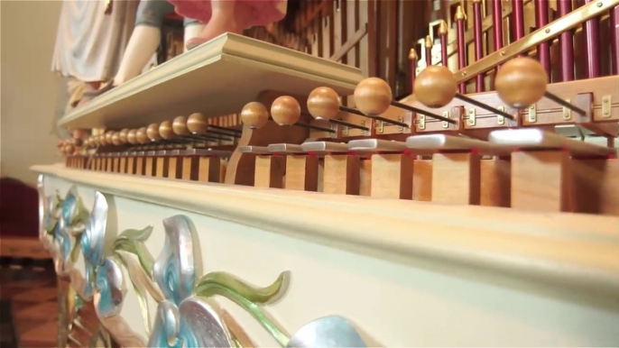 Bohemian Rhapsody Played by 100+ year old fairground organ