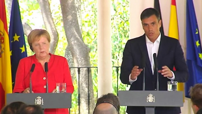 Sánchez y Merkel acuerdan aumentar apoyo a Marruecos y Túnez