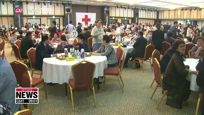 Reunions for separated Korean families begin at Mt. Kumgang