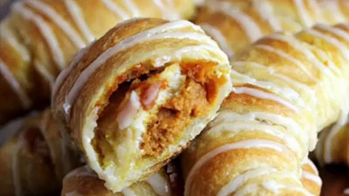 PUMPKIN PIE Crescents!  Easy to make... even easier to eat!Print or Pin: