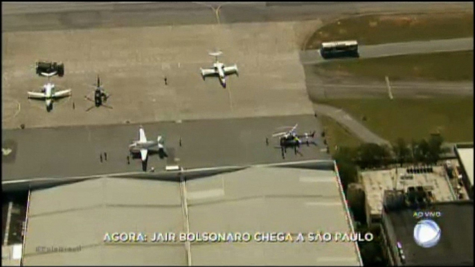 Imagems ao vivo  na chegada do  avião que leva  o Candidato Jair Bolsonaro para hospital em SP.