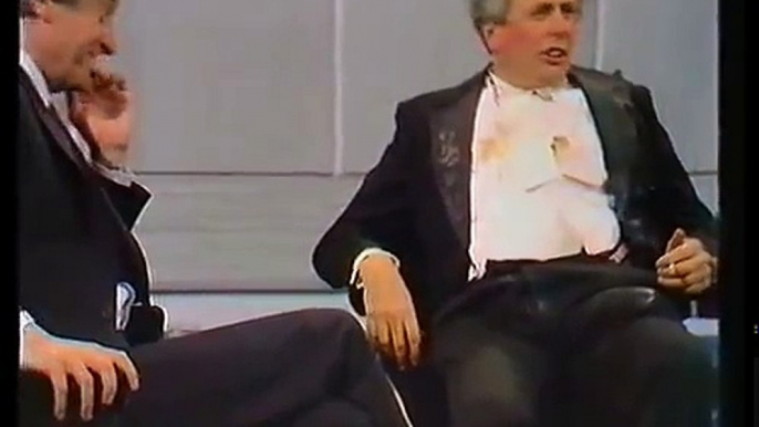 Sir Les Patterson (Barry Humphries) 1982. Pt. 1.