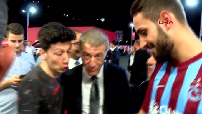 Trabzonspor Başkanı Ahmet Ağaoğlu ile taraftar arasında komik diyalog