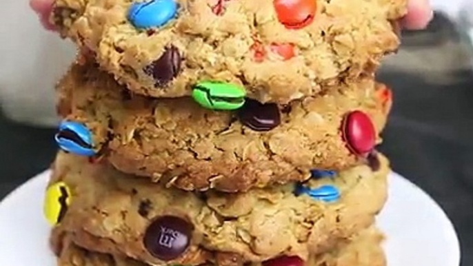 RECIPE:  ❤️These GIANT Monster Cookies are a cookie lovers dream!